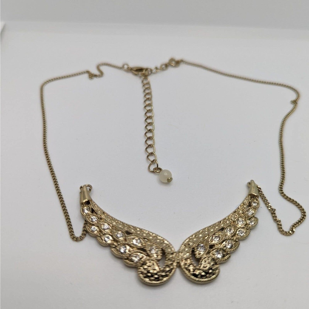Heavenly angel wings necklace